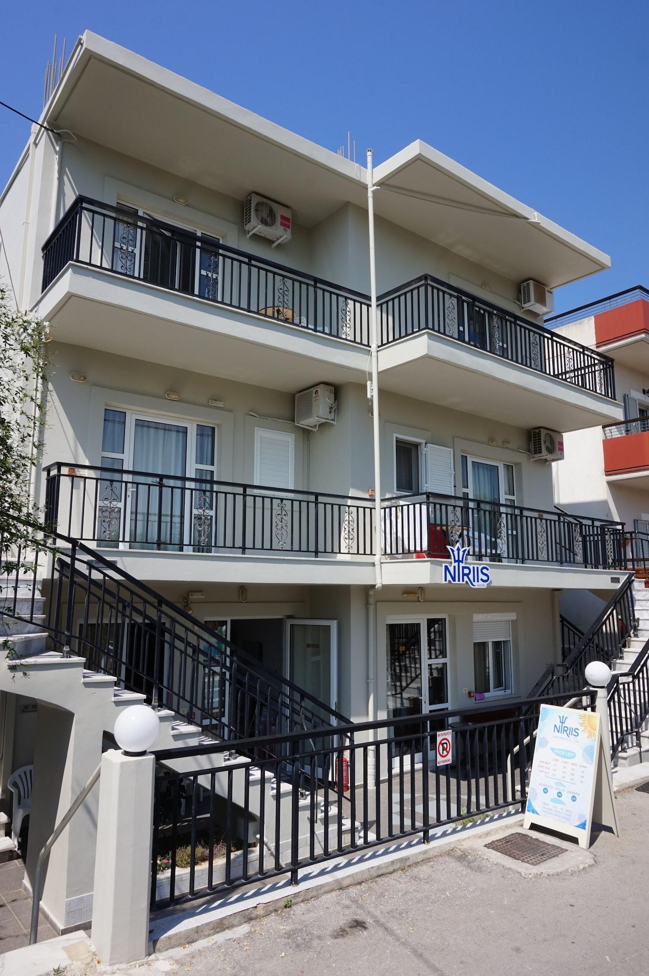 Varios Niriis Hotel