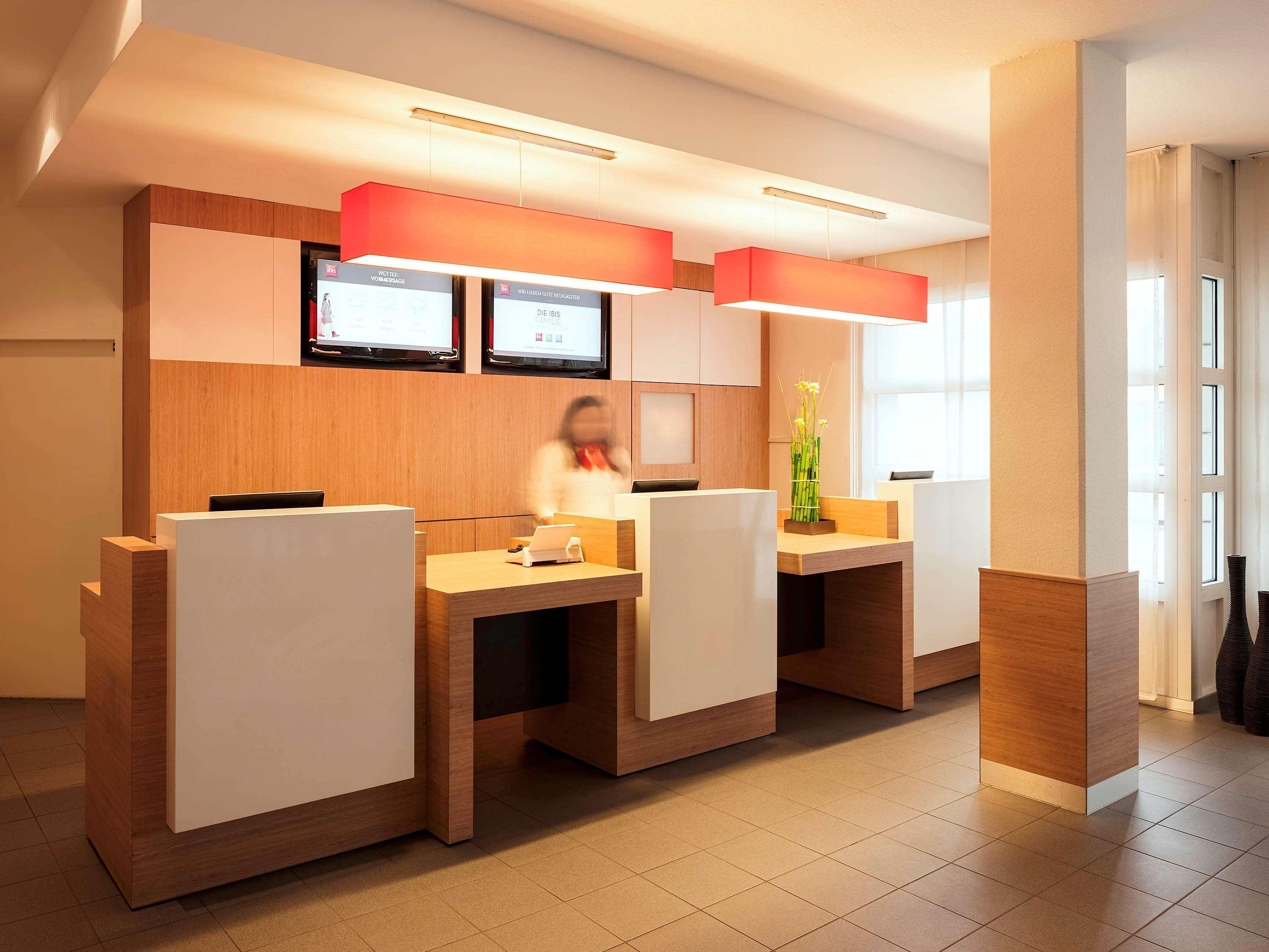 Vista Lobby ibis Nuernberg City am Plaerrer