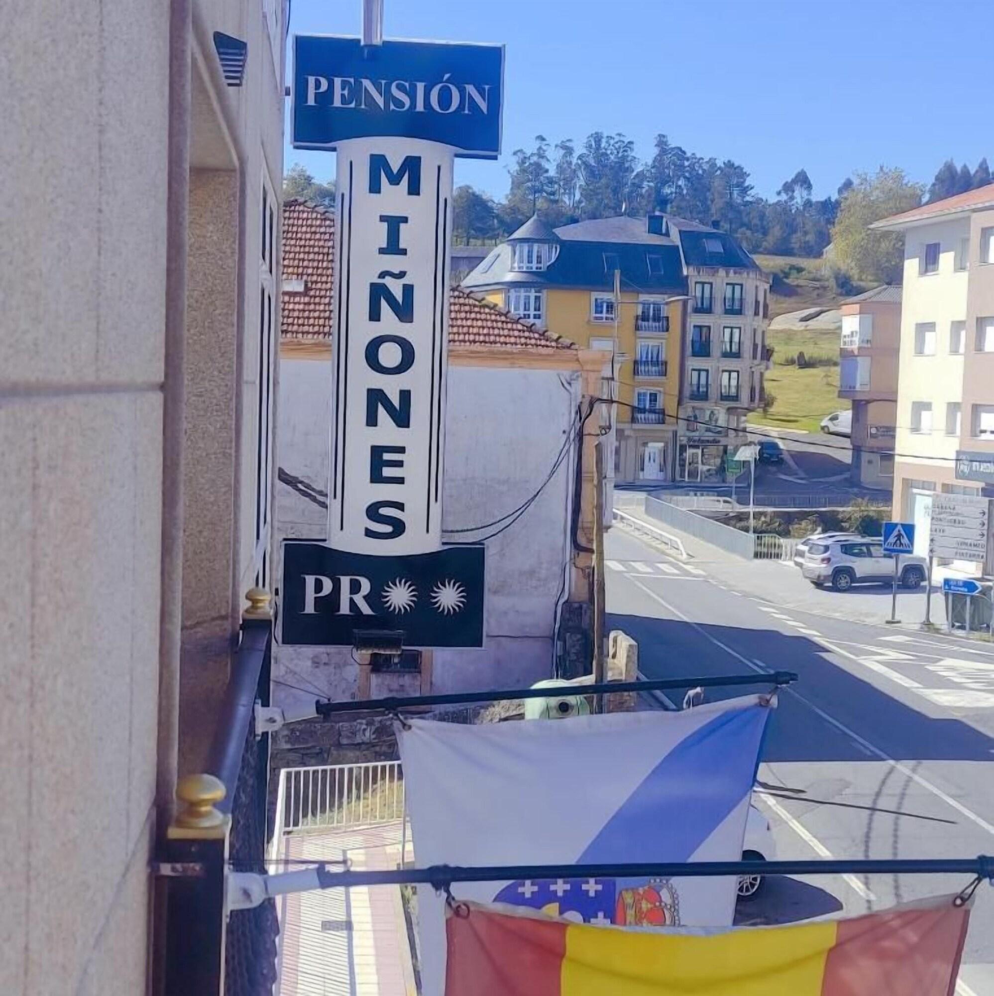 Vista Exterior Guesthouse Residencia Miñones