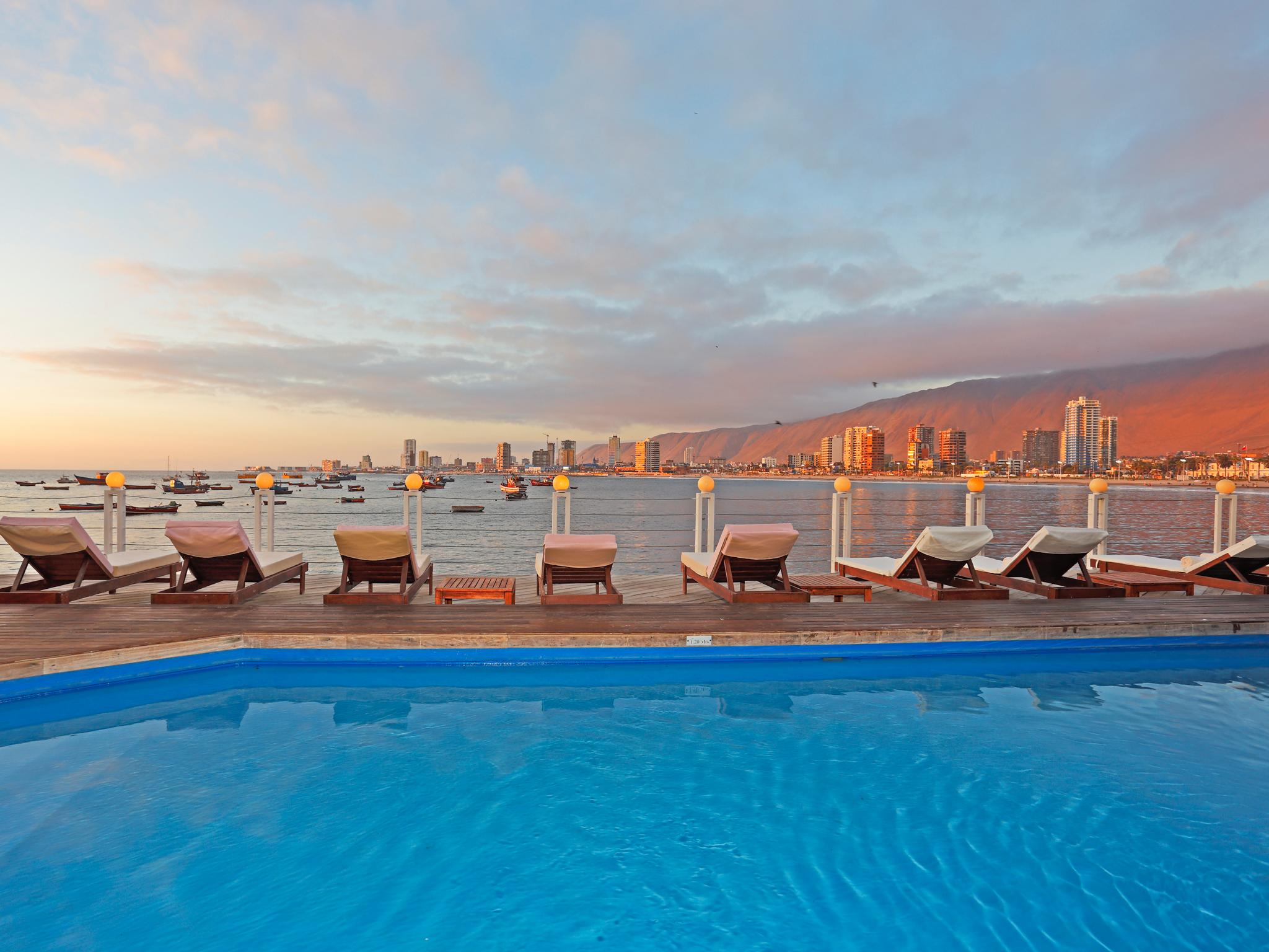 Vista Piscina Hotel Terrado Suites Iquique