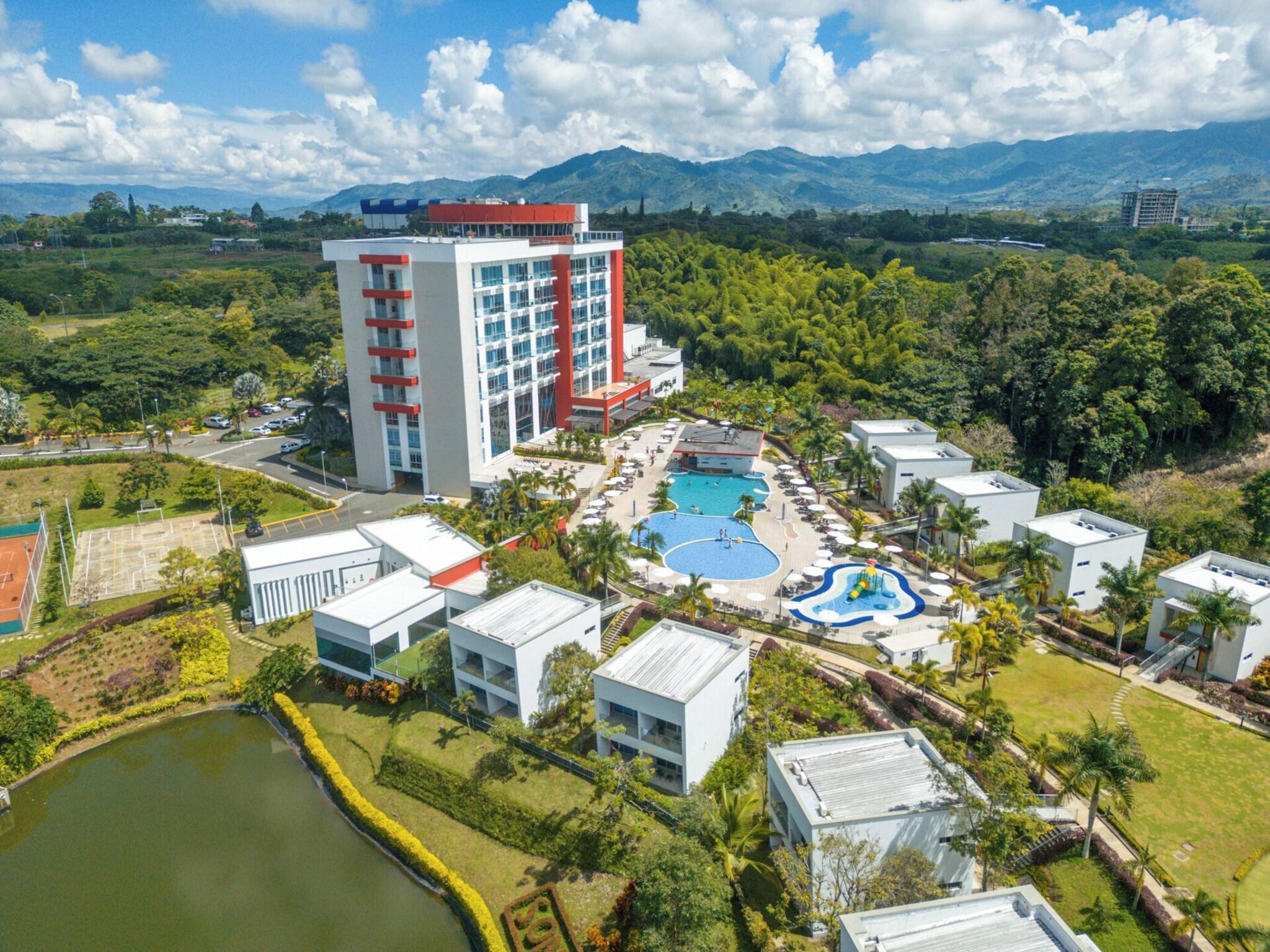 Vista Exterior Hotel Sonesta Pereira