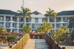 Alojamiento - Giraffe Beach Hotel