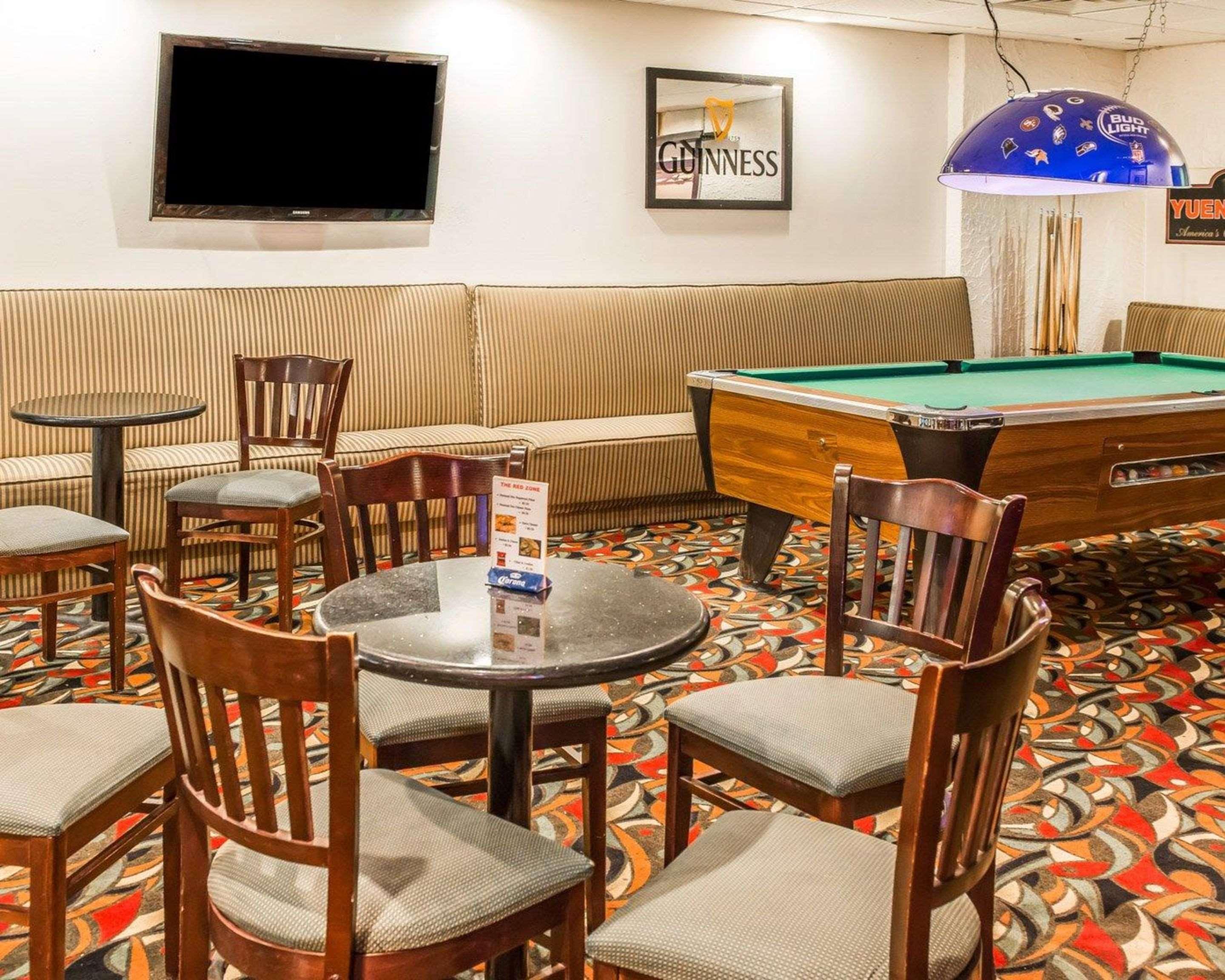 Vista Exterior Quality Inn & Suites
