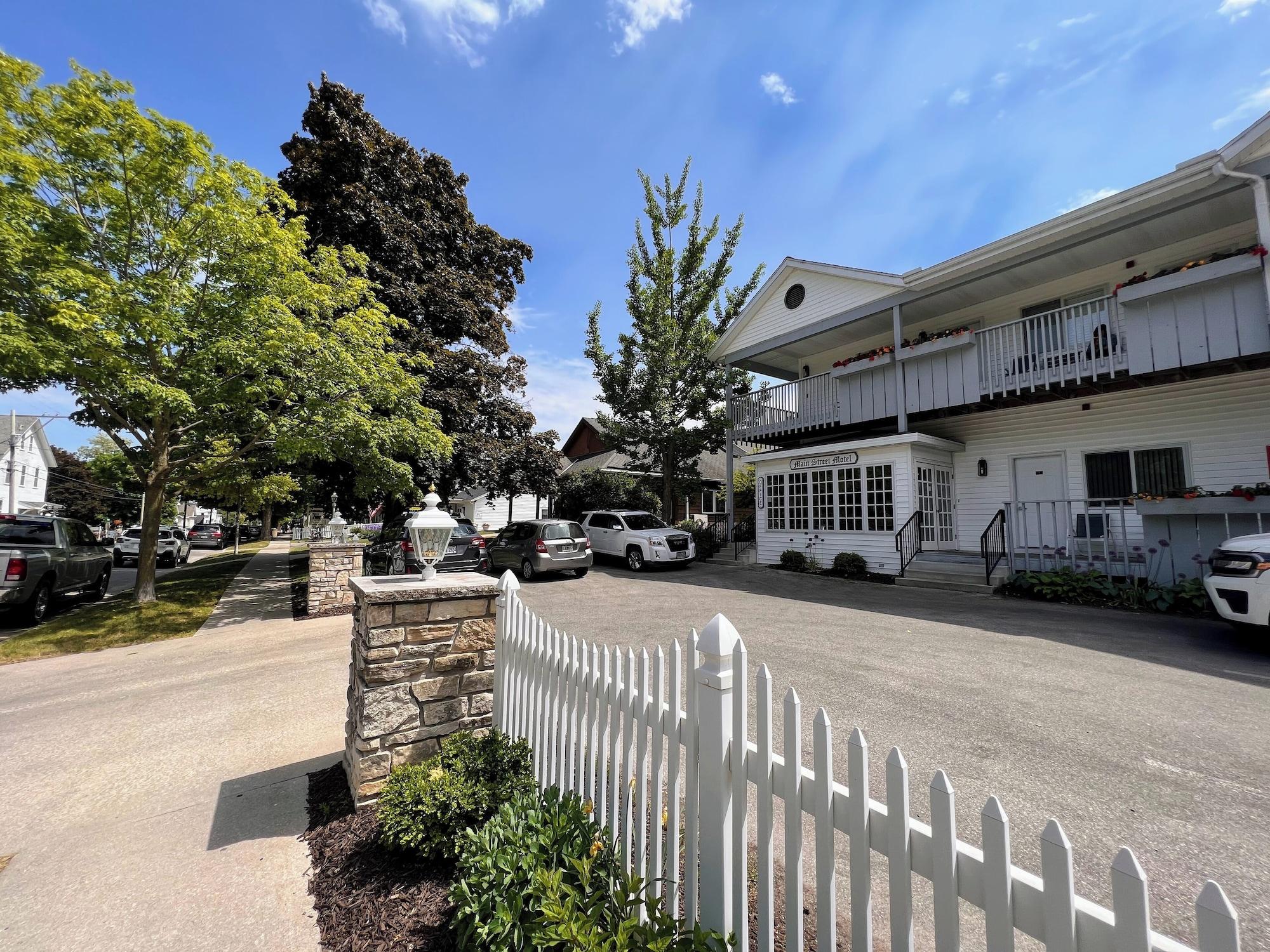 Vista Exterior Main Street Motel