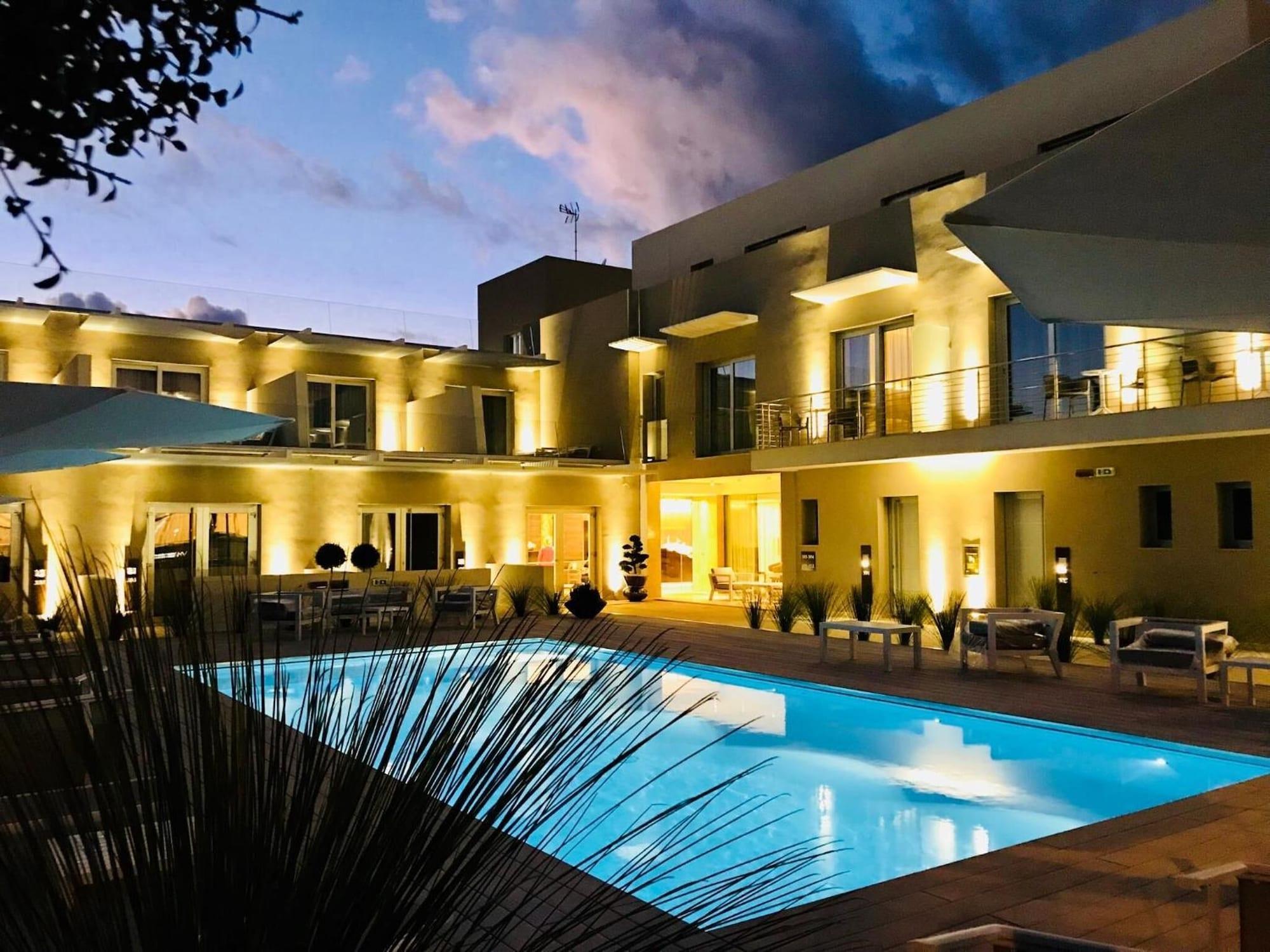 Varios Vespucci Hotel