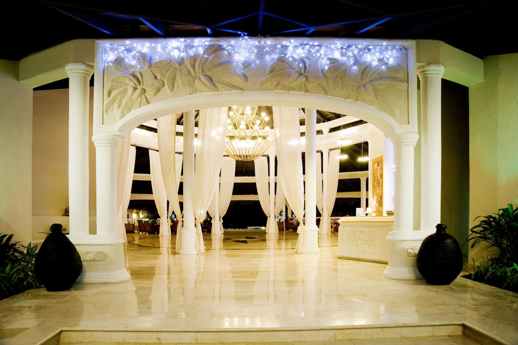 Vista Lobby Cofresi Palm Beach & Spa Resort All Inclusive