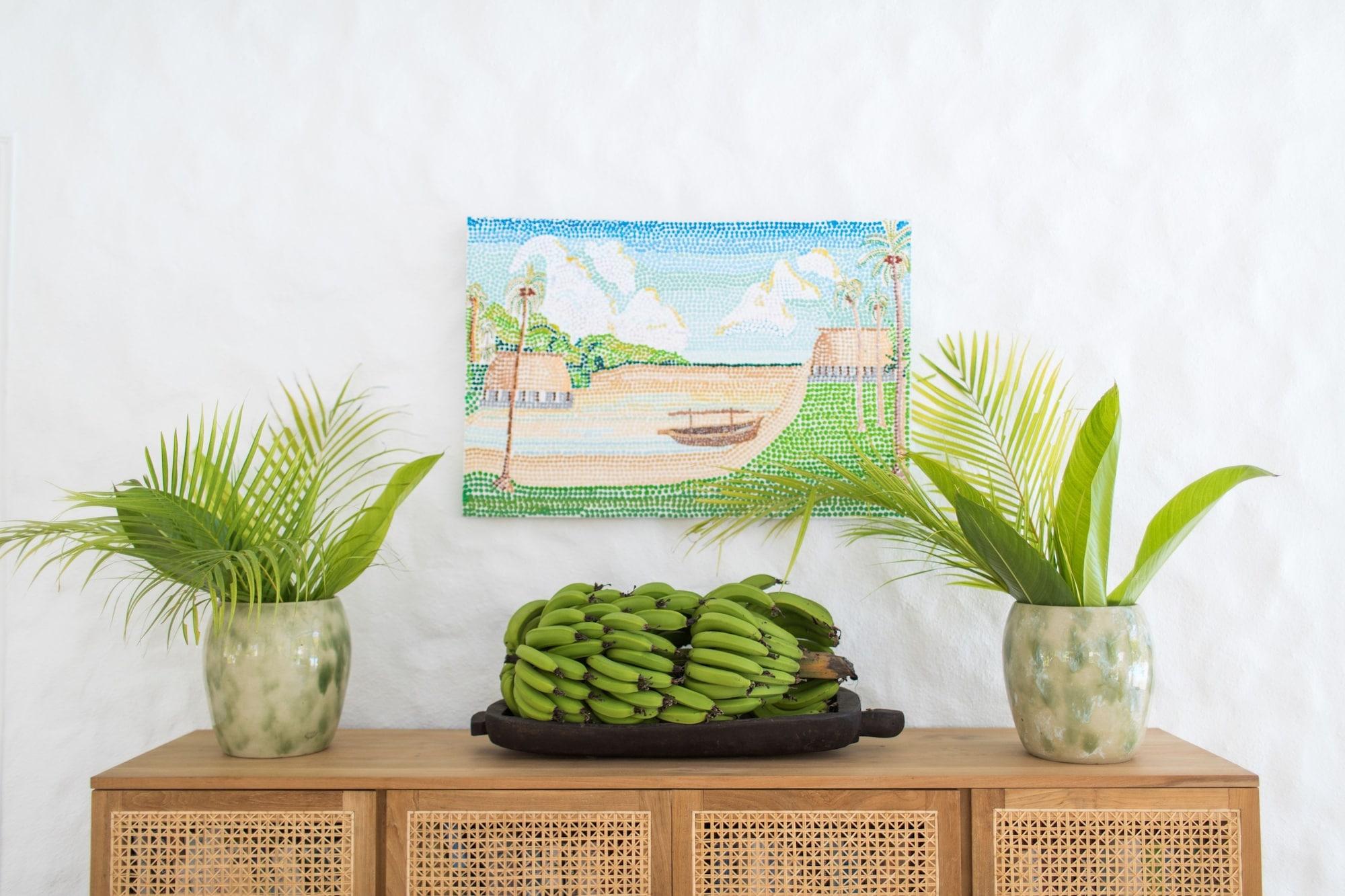 Vista Lobby Motu Beachfront Art Villas