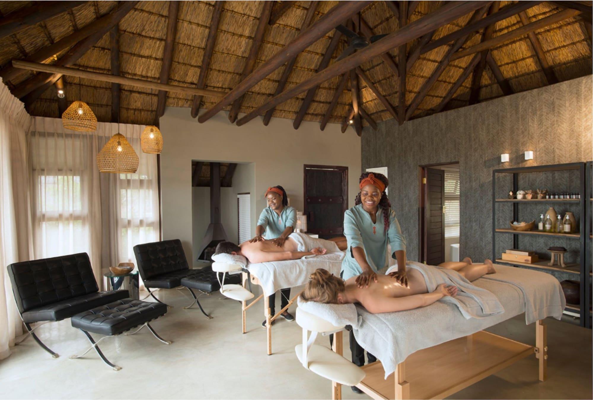 Spa Mhondoro Safari Lodge & Villa