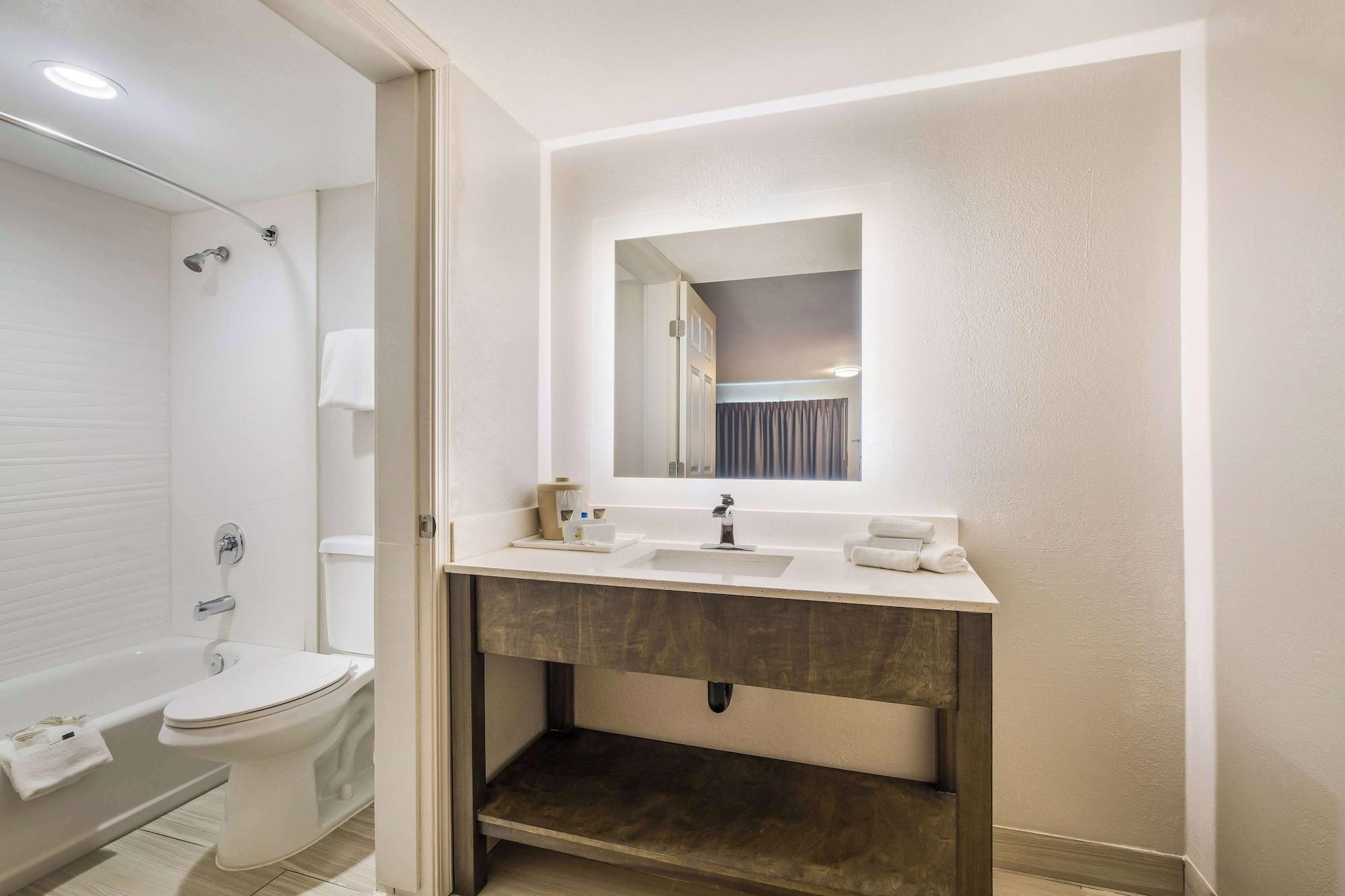 Equipamiento de Habitación Days Inn by Wyndham Chula Vista/San Diego