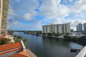 Alquiler Vacacional - Charming 1-bedroom apartment in Sunny Isles Beach with WiFi, fitness room