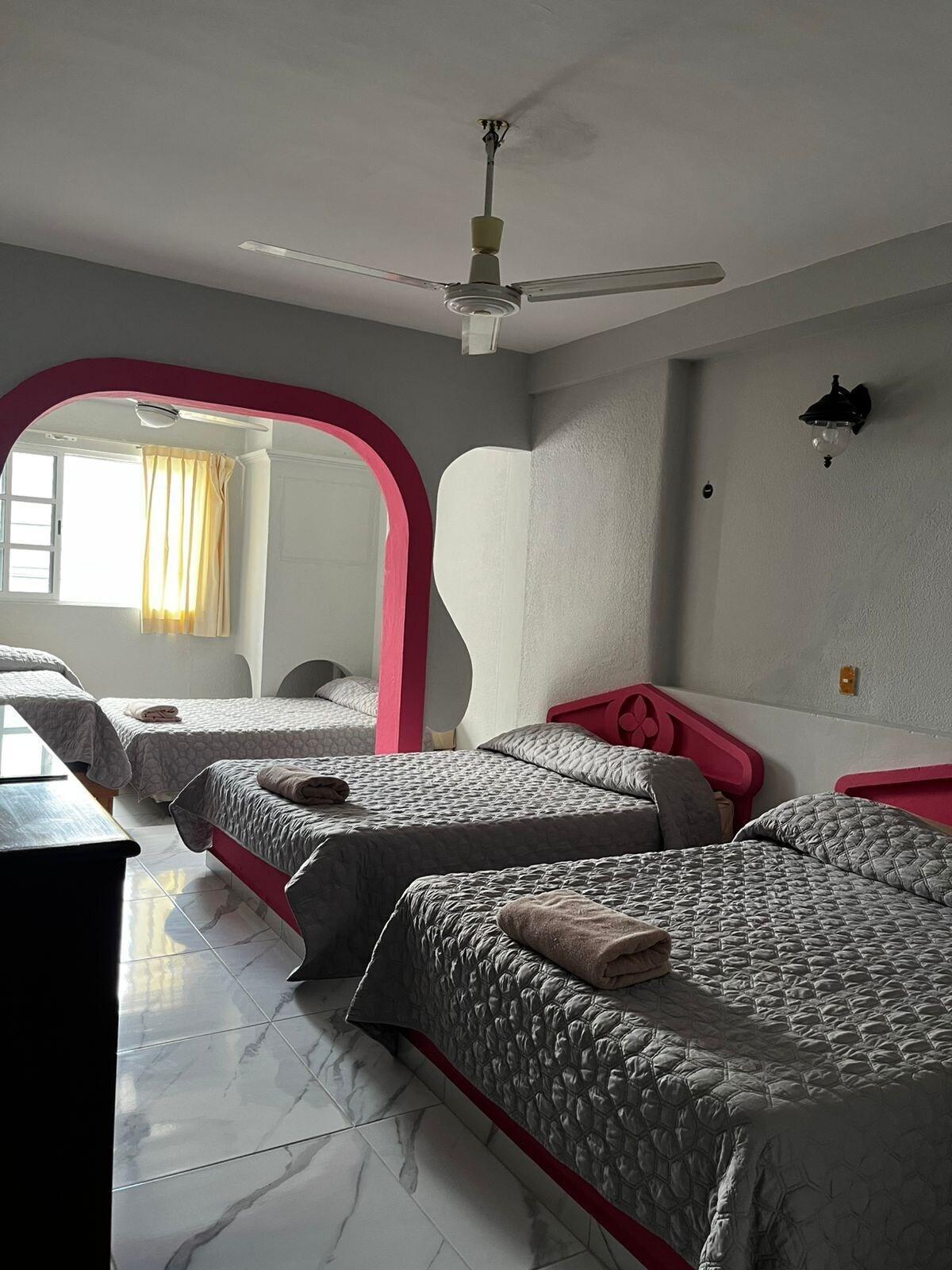 Varios Hotel Cancun Rosa