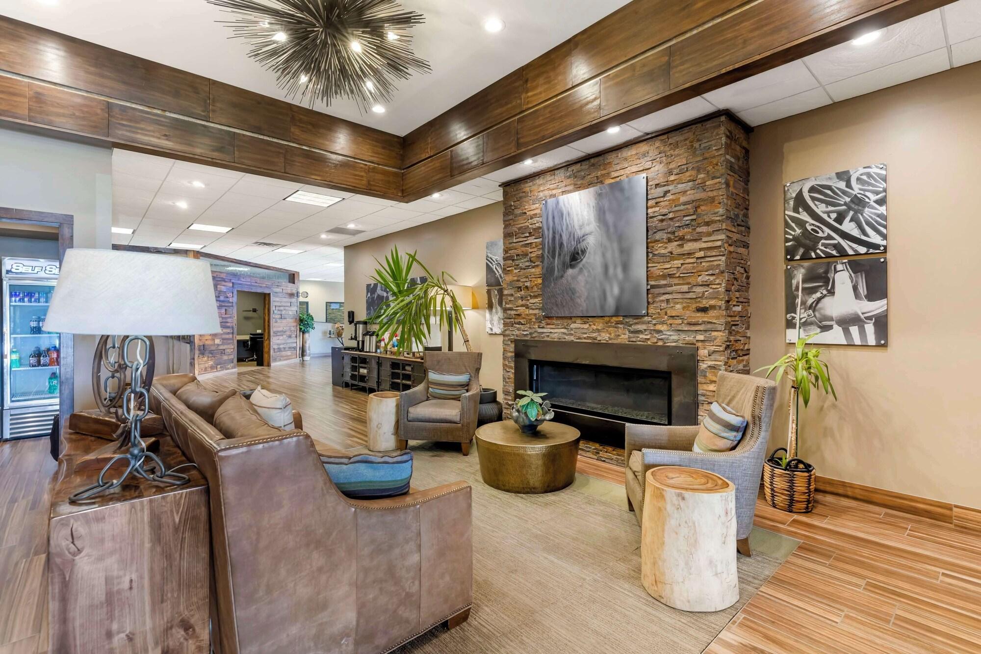 Vista Lobby Best Western CottonTree Inn