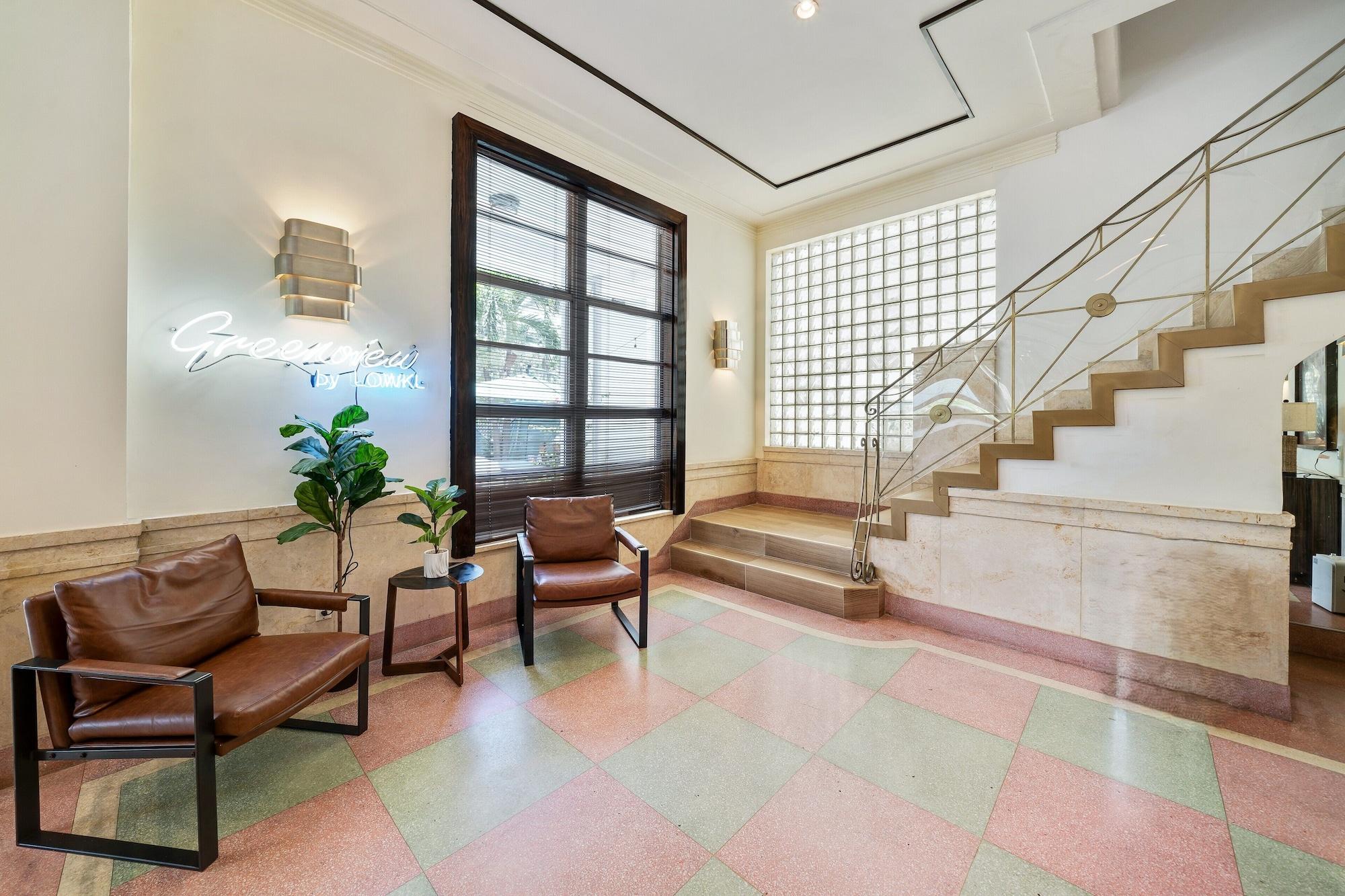 Vista Lobby Greenview Hotel by Lowkl