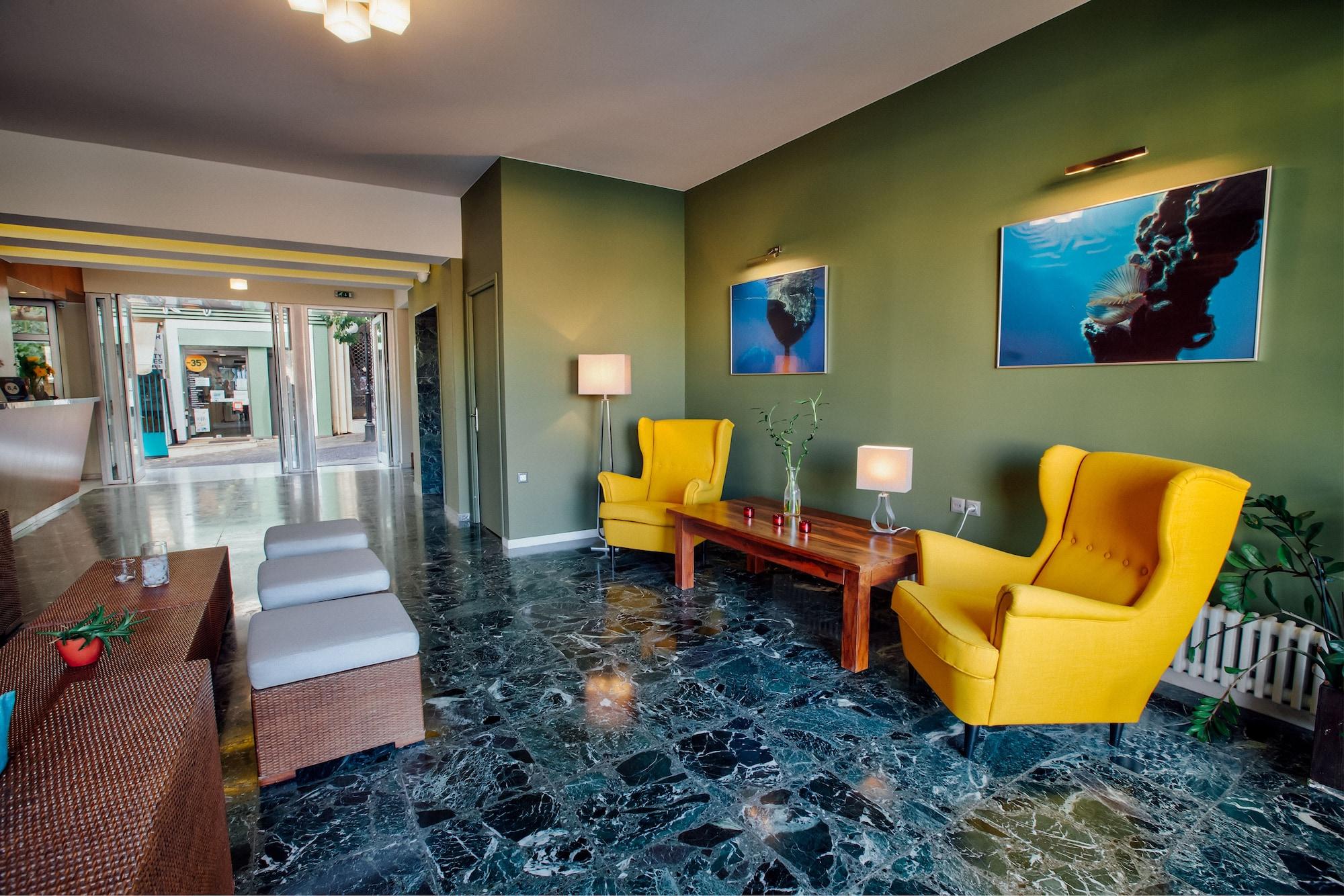 Vista Lobby Du Lac Hotel