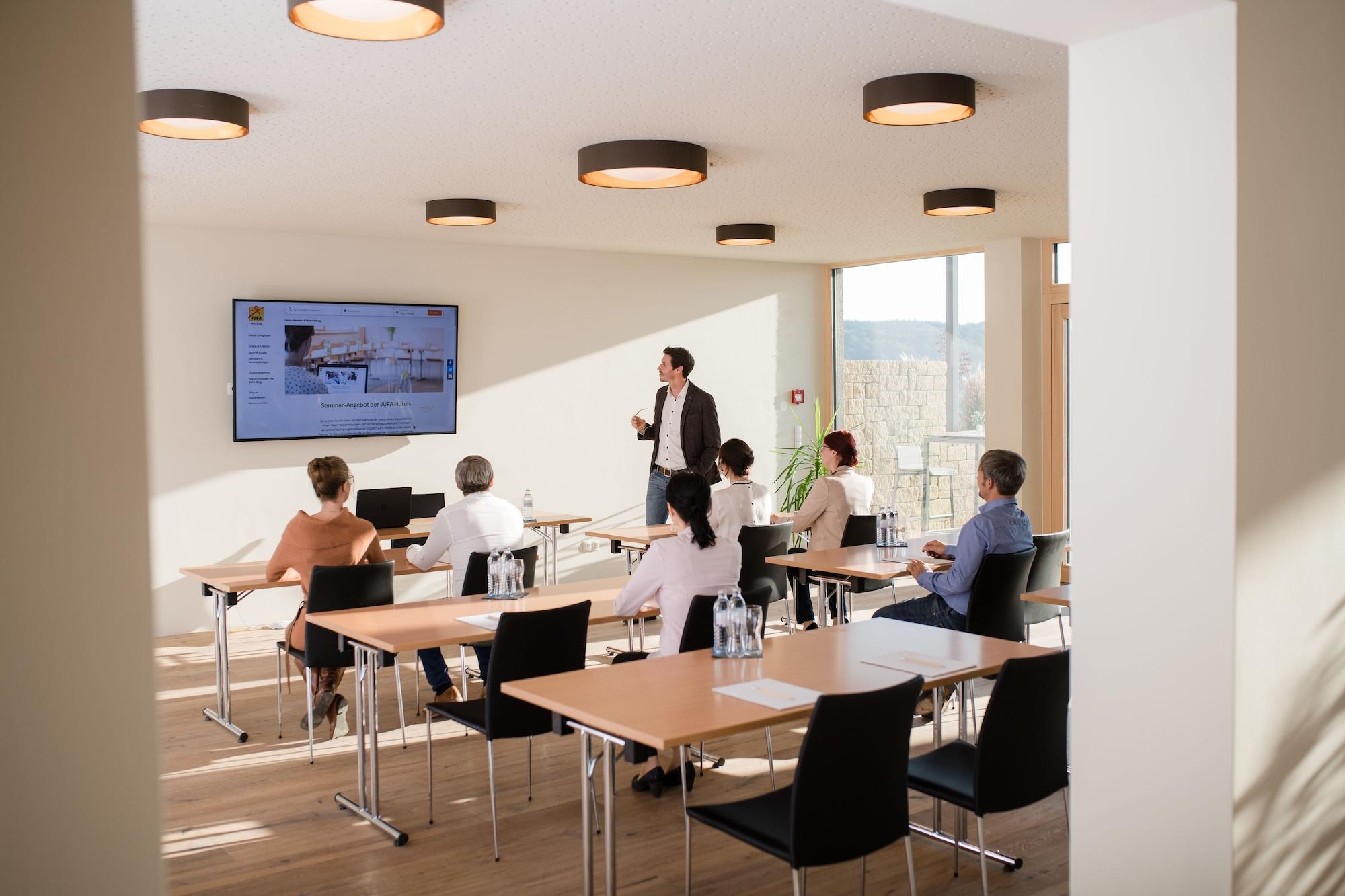 Sala de Reuniones JUFA Hotel Neutal