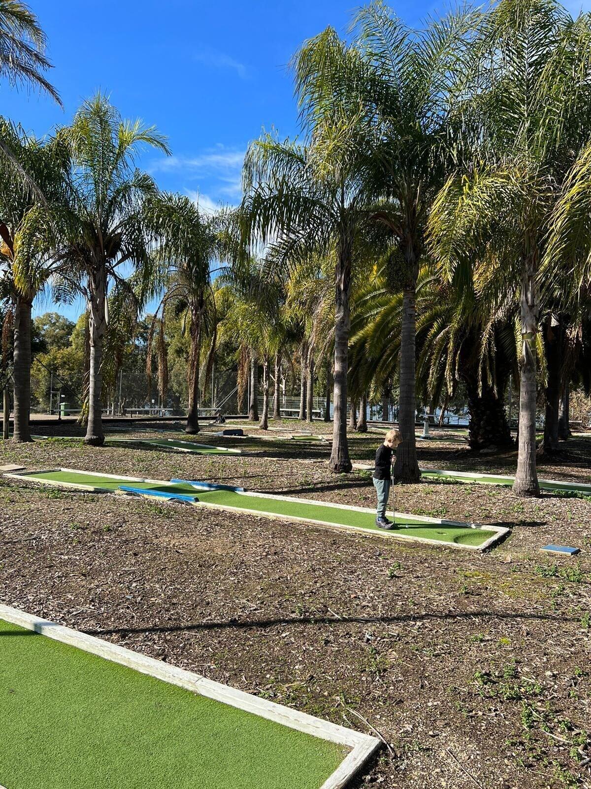 Campo de Golf Lake Hume Resort