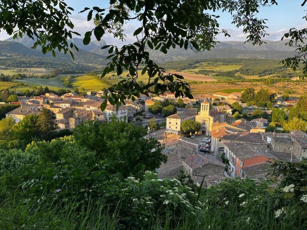 Varios Oustal de Bourdeaux