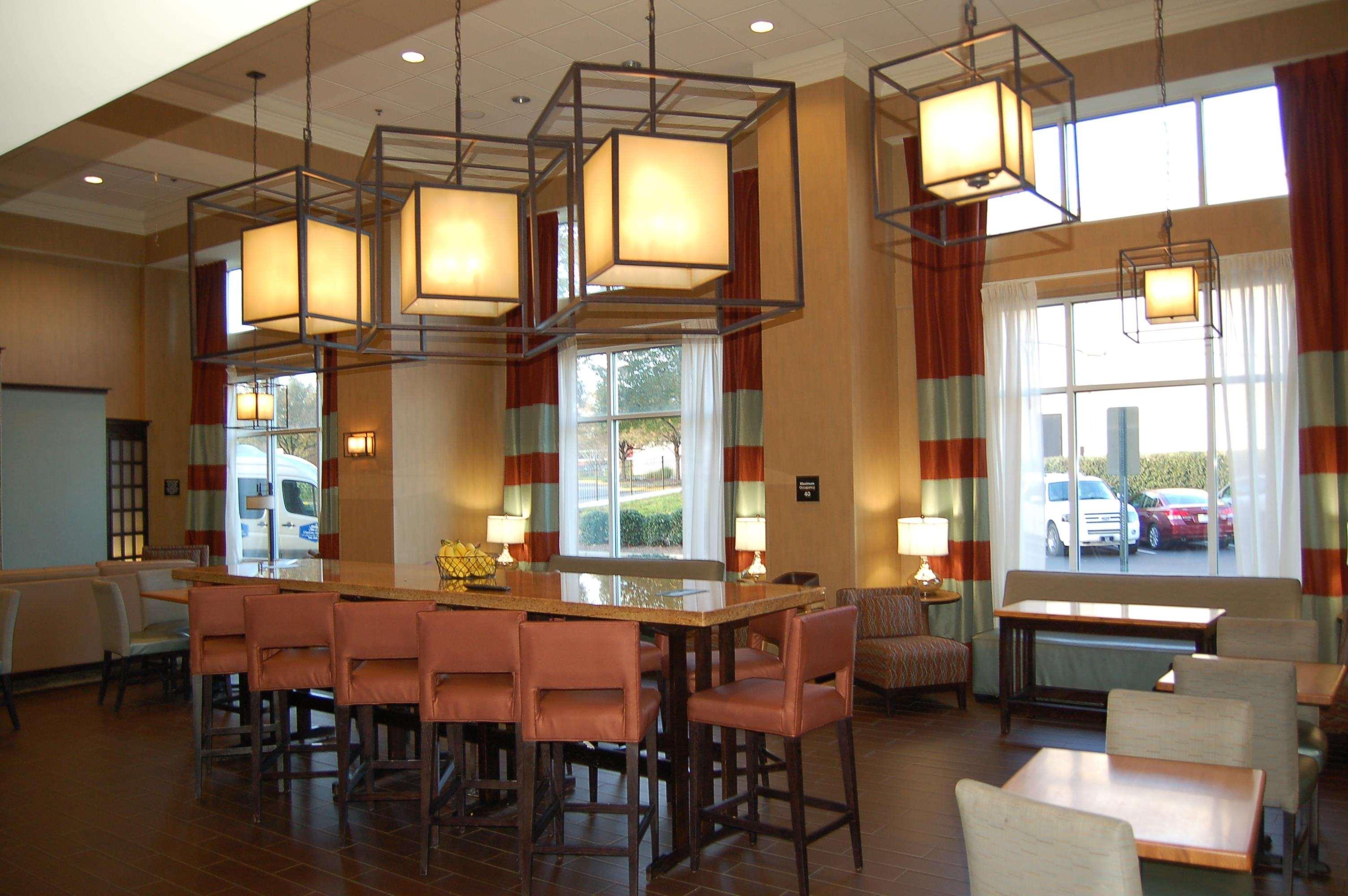 Vista Lobby Hampton Inn & Suites Charlotte Airport