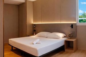 Alojamiento - HOTEL GOLDEN