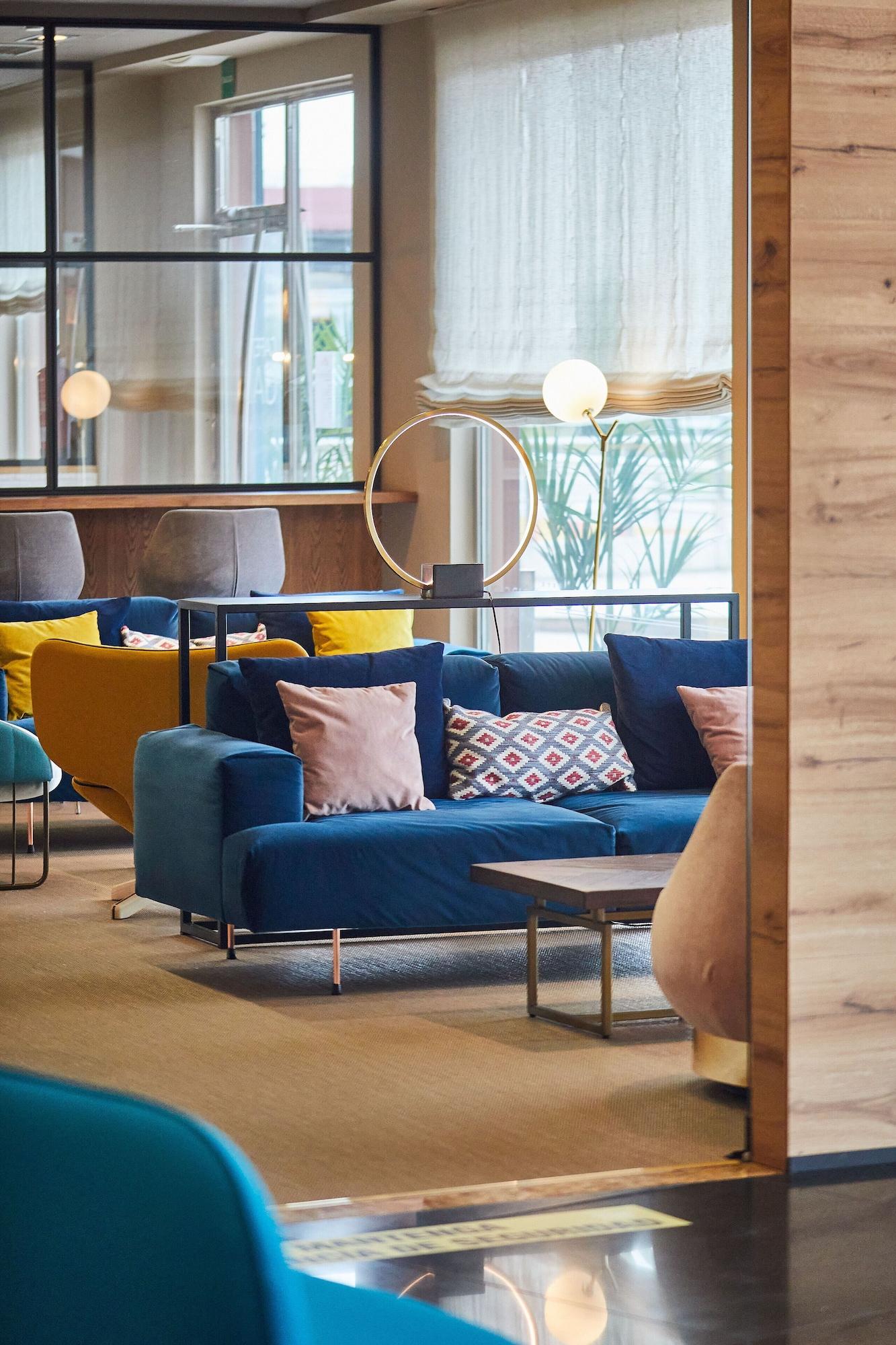 Vista Lobby Hotel Silken Ciudad Gijon
