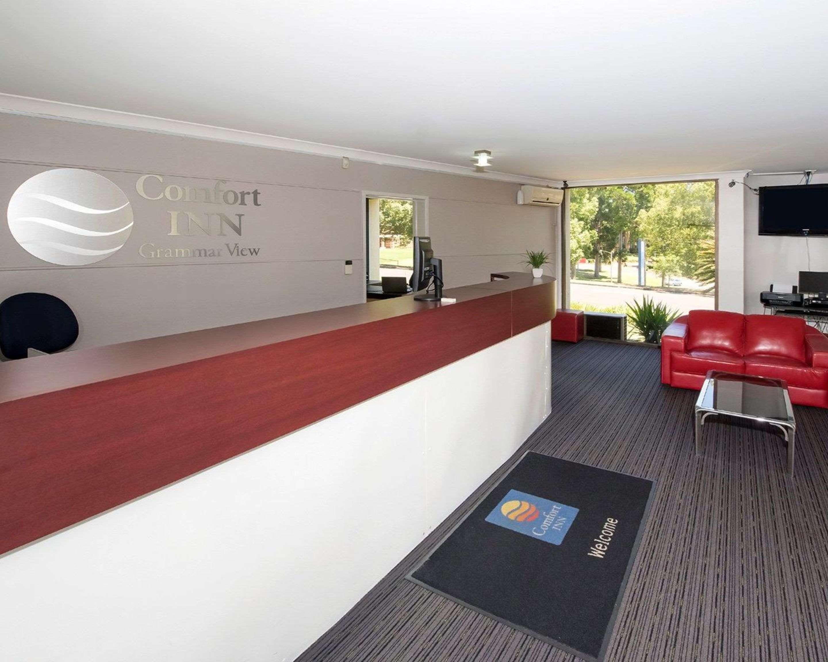 Vista Lobby Comfort Inn Grammar View