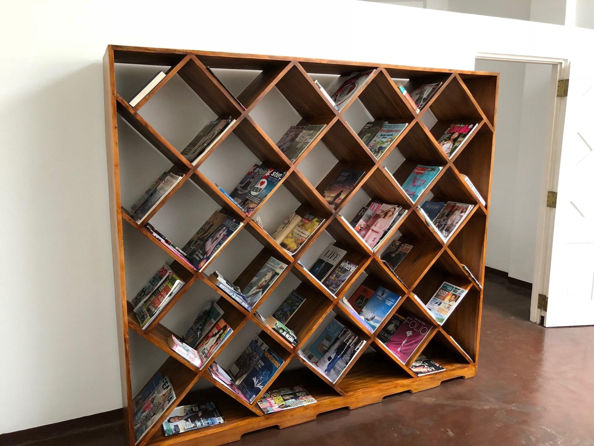 Vista Lobby Deco On 44