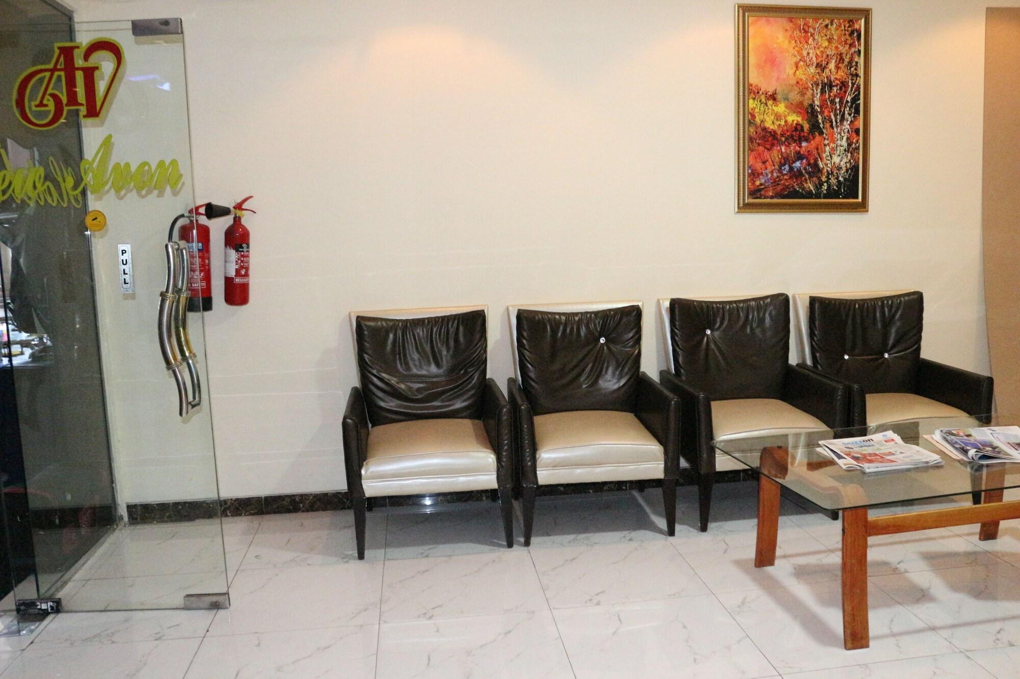 Vista Lobby New Avon Hotel