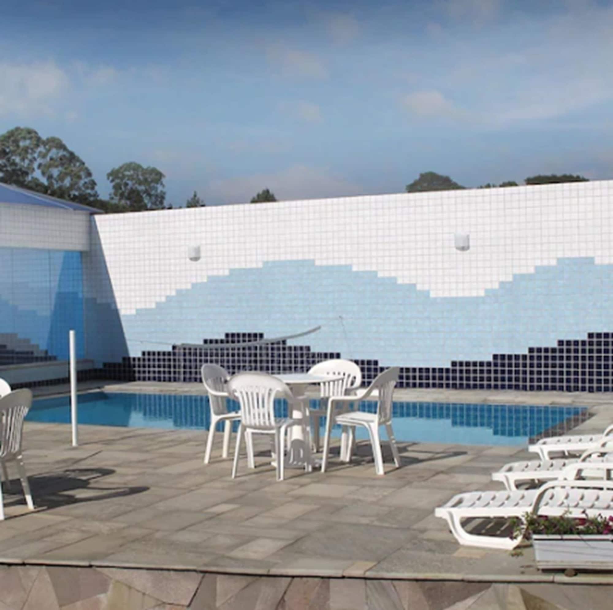 Vista Piscina Resort Monte das Oliveiras