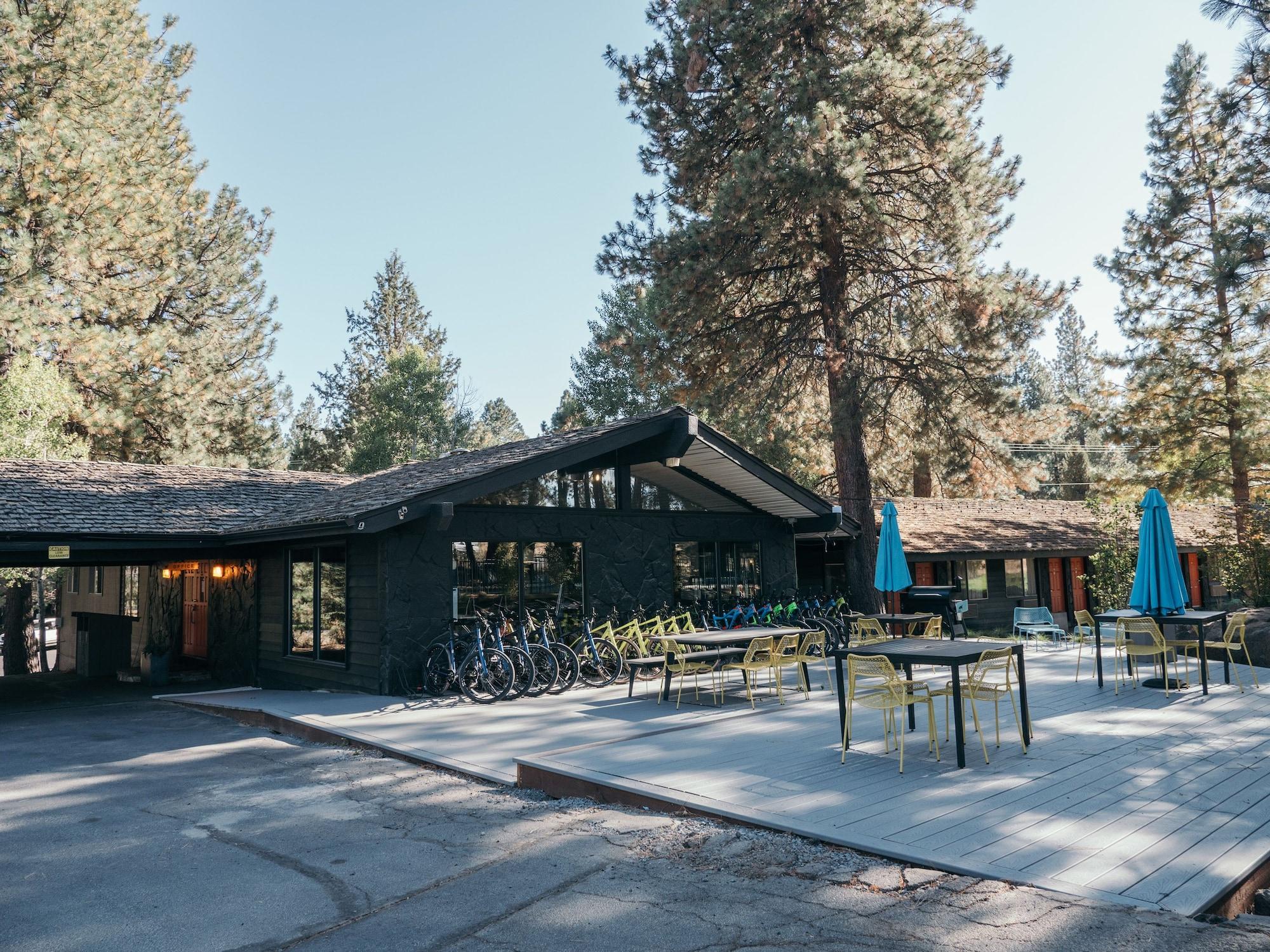 Vista Exterior LOGE Bend