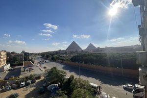 Alojamiento - A pyramids view