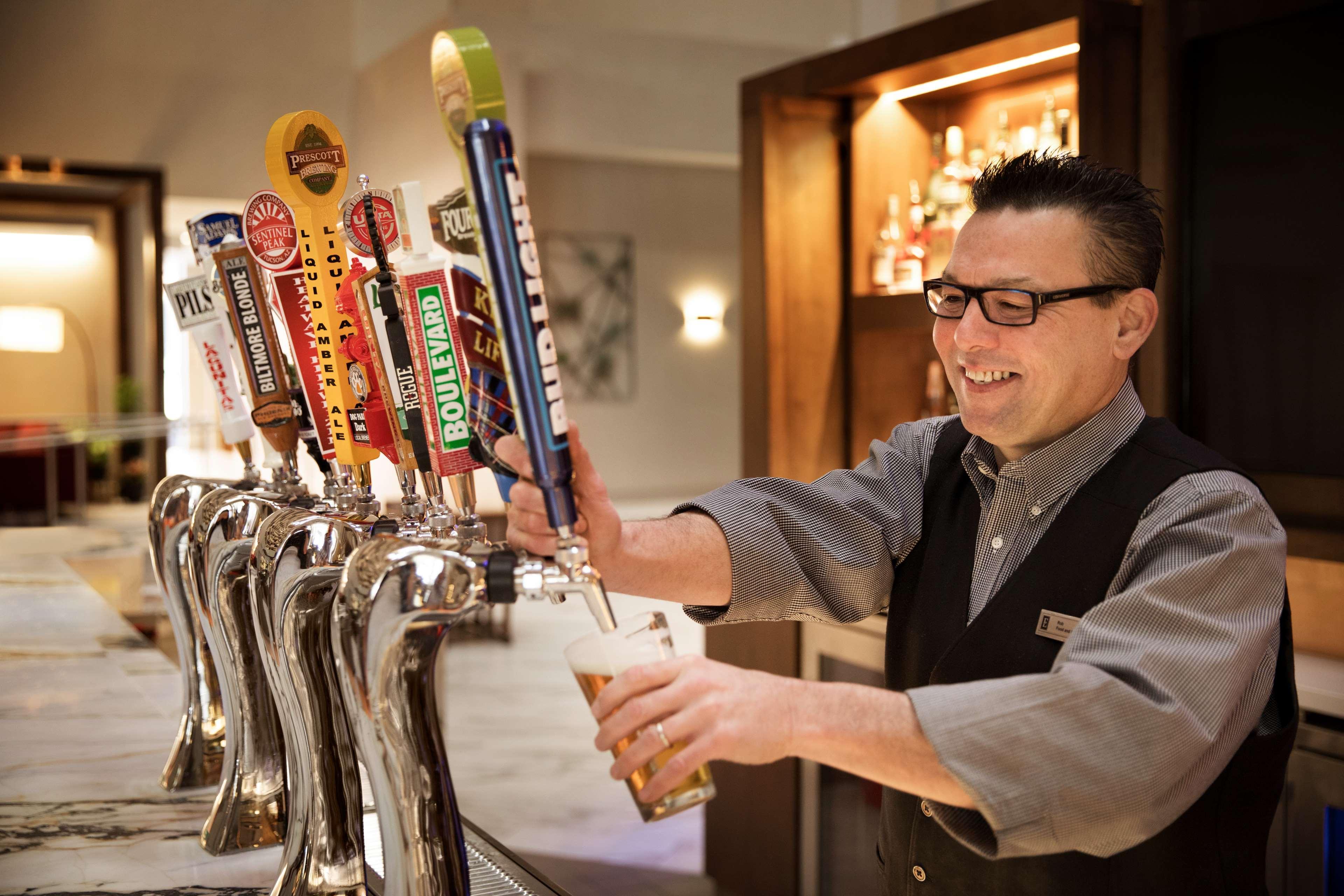 Bar/Salón Embassy Suites by Hilton Phoenix Downtown North