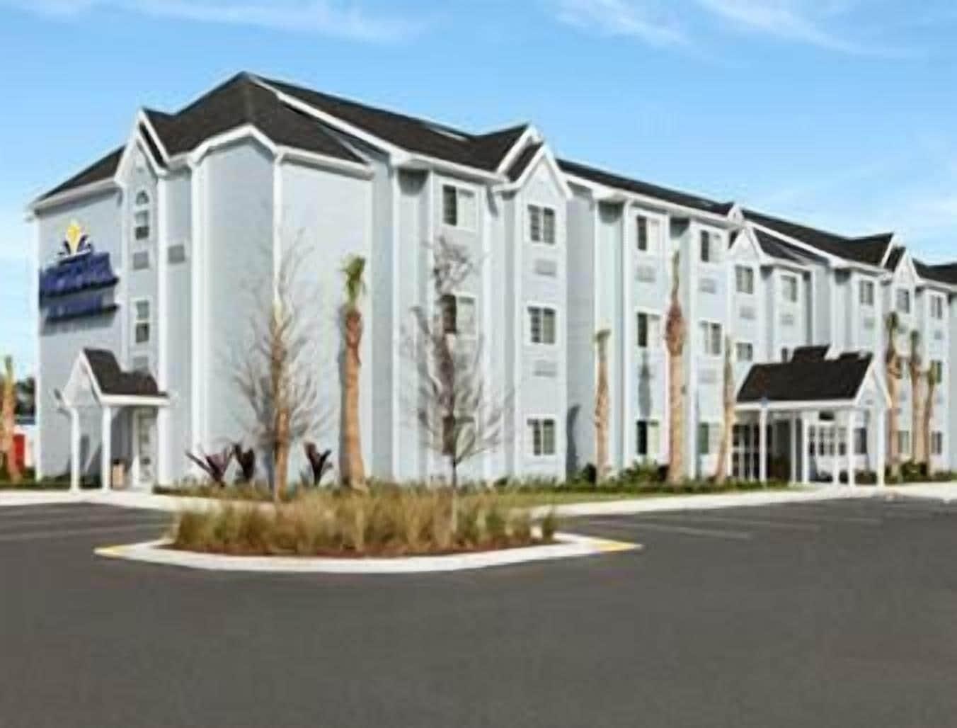 Vista Exterior Microtel Inn & Suites by Wyndham Spring Hill/Weeki Wachee