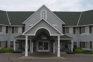 Alojamiento - Crossings by GrandStay Inn and Suites