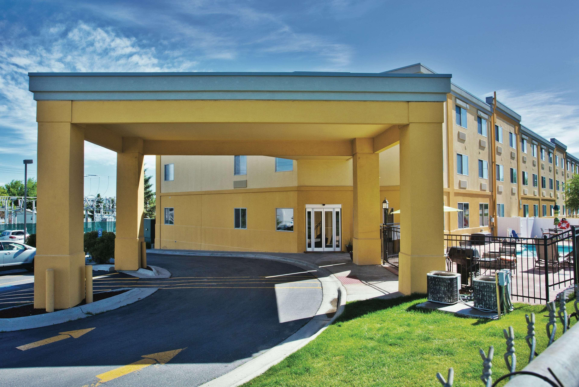 Vista Exterior La Quinta Inn Suites By Wyndham Helena