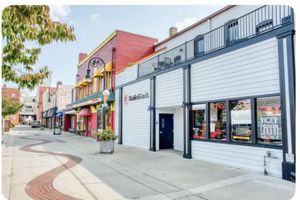 Alquiler Vacacional - Luxurious Downtown Owosso Loft