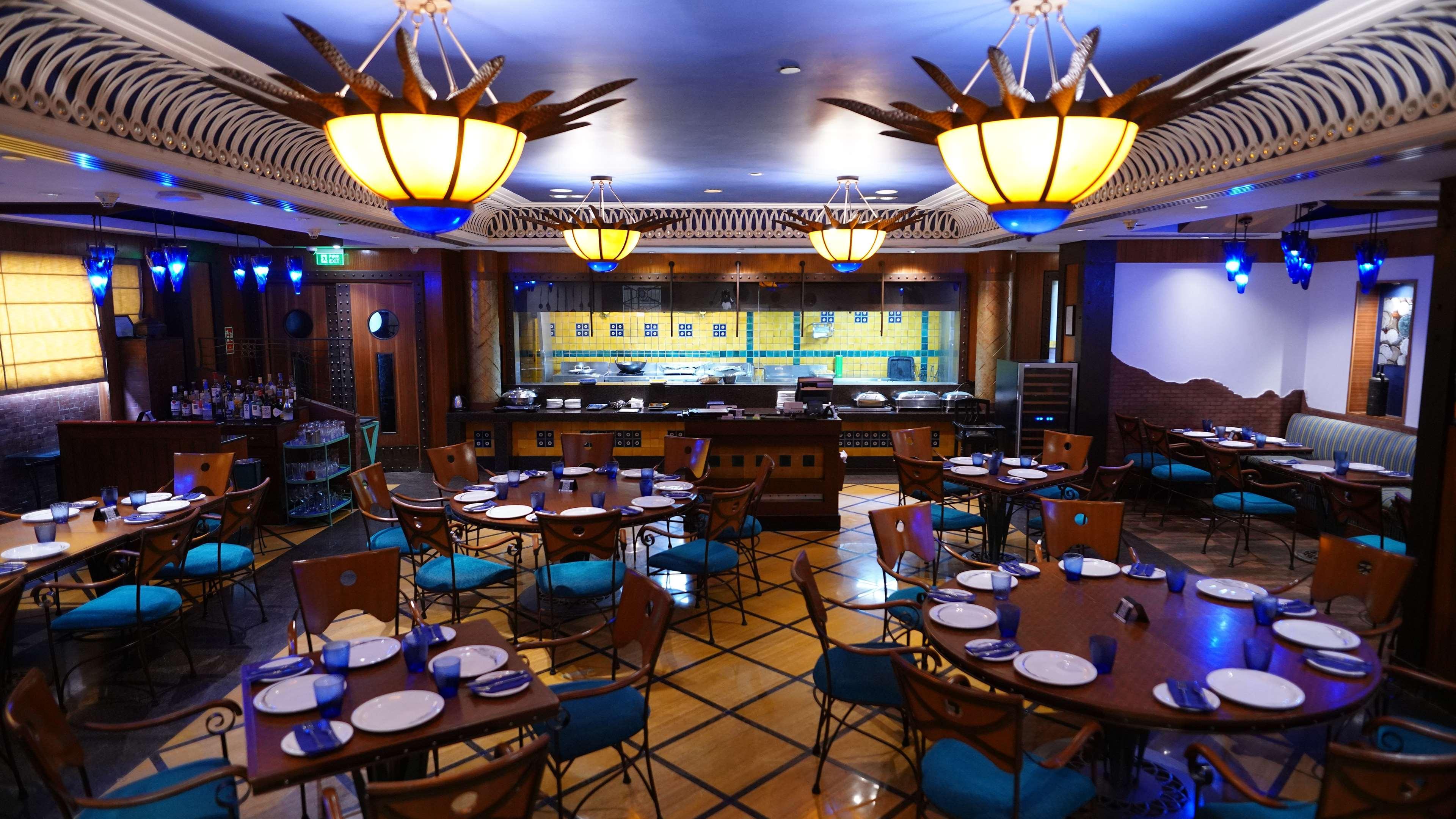 Restaurant Radisson Blu Marina Hotel Connaught Place