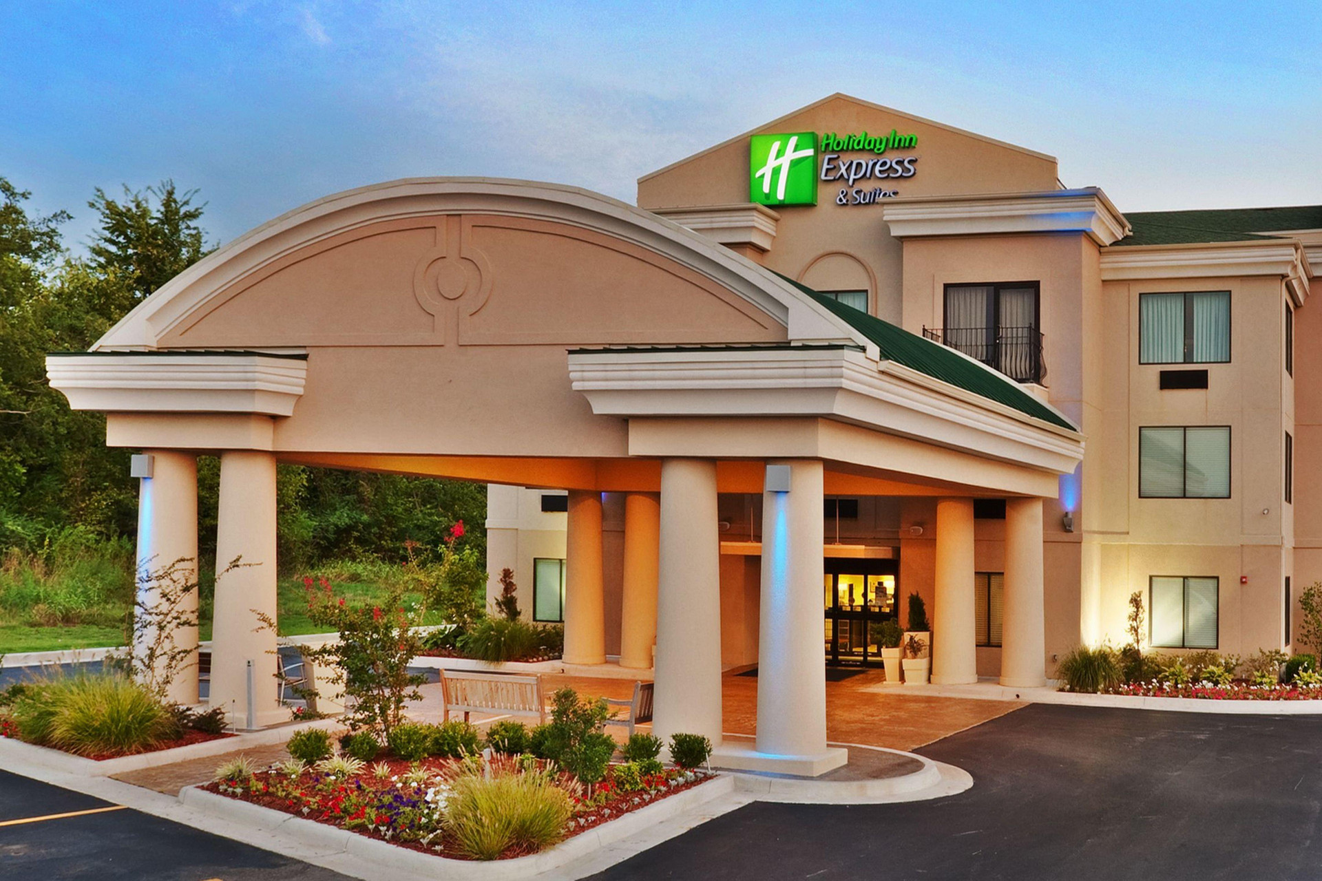 Vista Exterior Holiday Inn Express & Suites Muskogee By IHG