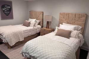 Alquiler Vacacional - Stunning 5-bedroom house in charming Severna Park, available for May 2026 rental