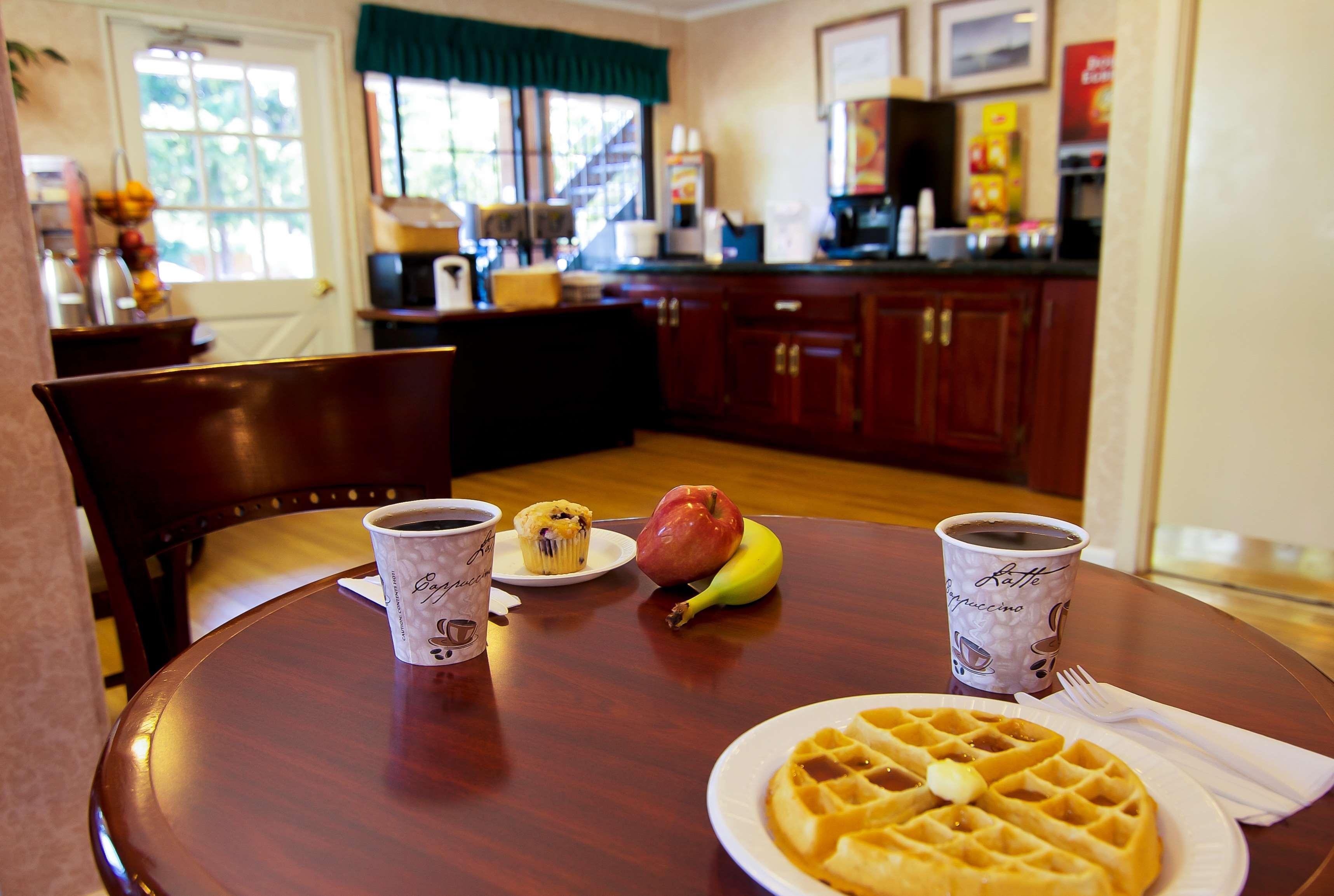 Restaurant SureStay Plus by Best Western Woodbury Inn