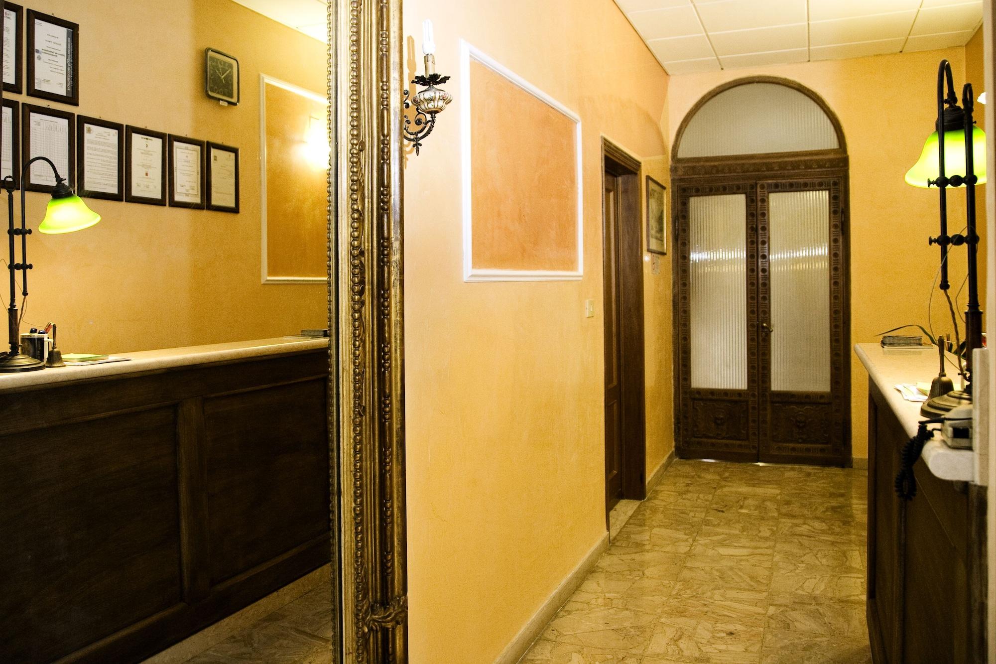 Vista Lobby Hotel Merlini