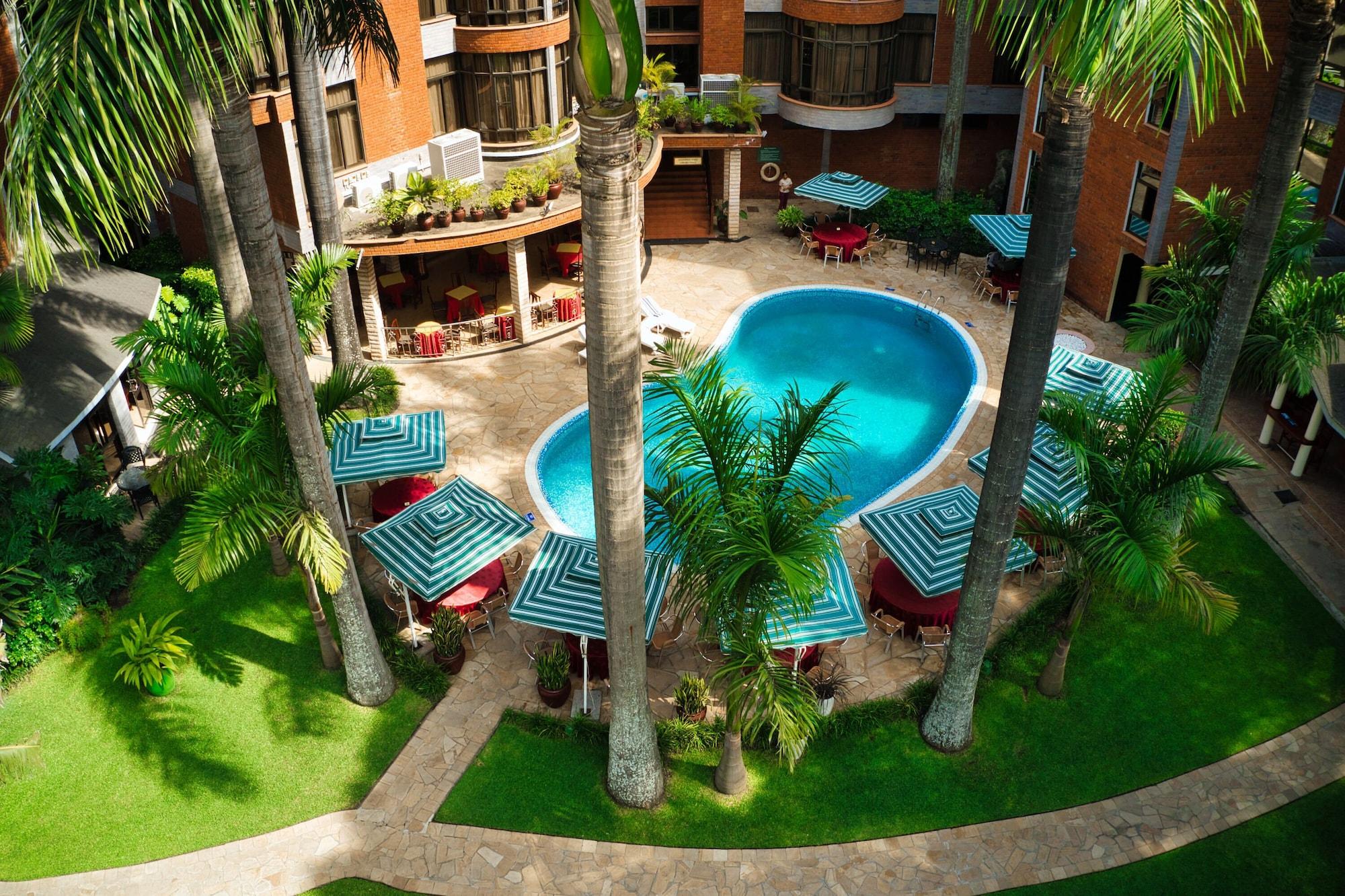 Vista Exterior Kibo Palace Hotel Arusha