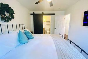 Alquiler Vacacional - Cheerful 2 Bedroom cottage on the Llano River- Sleeps 6!