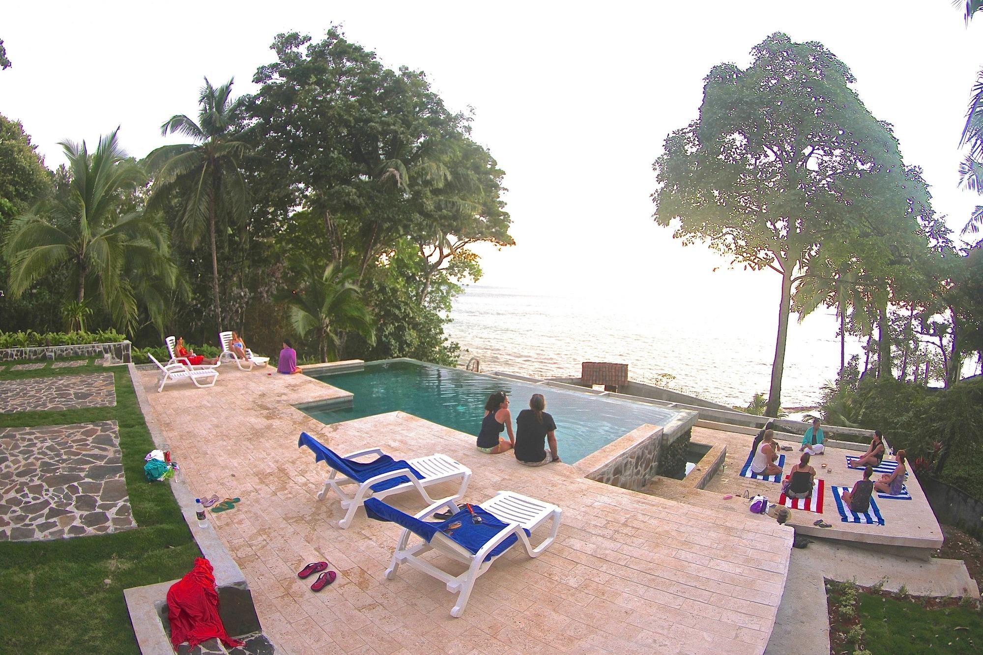Vista Piscina Hotel Santa Catalina Panama