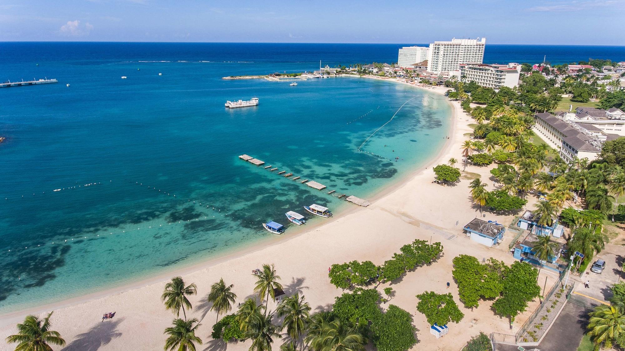 Playa Sandcastles Beach Resort