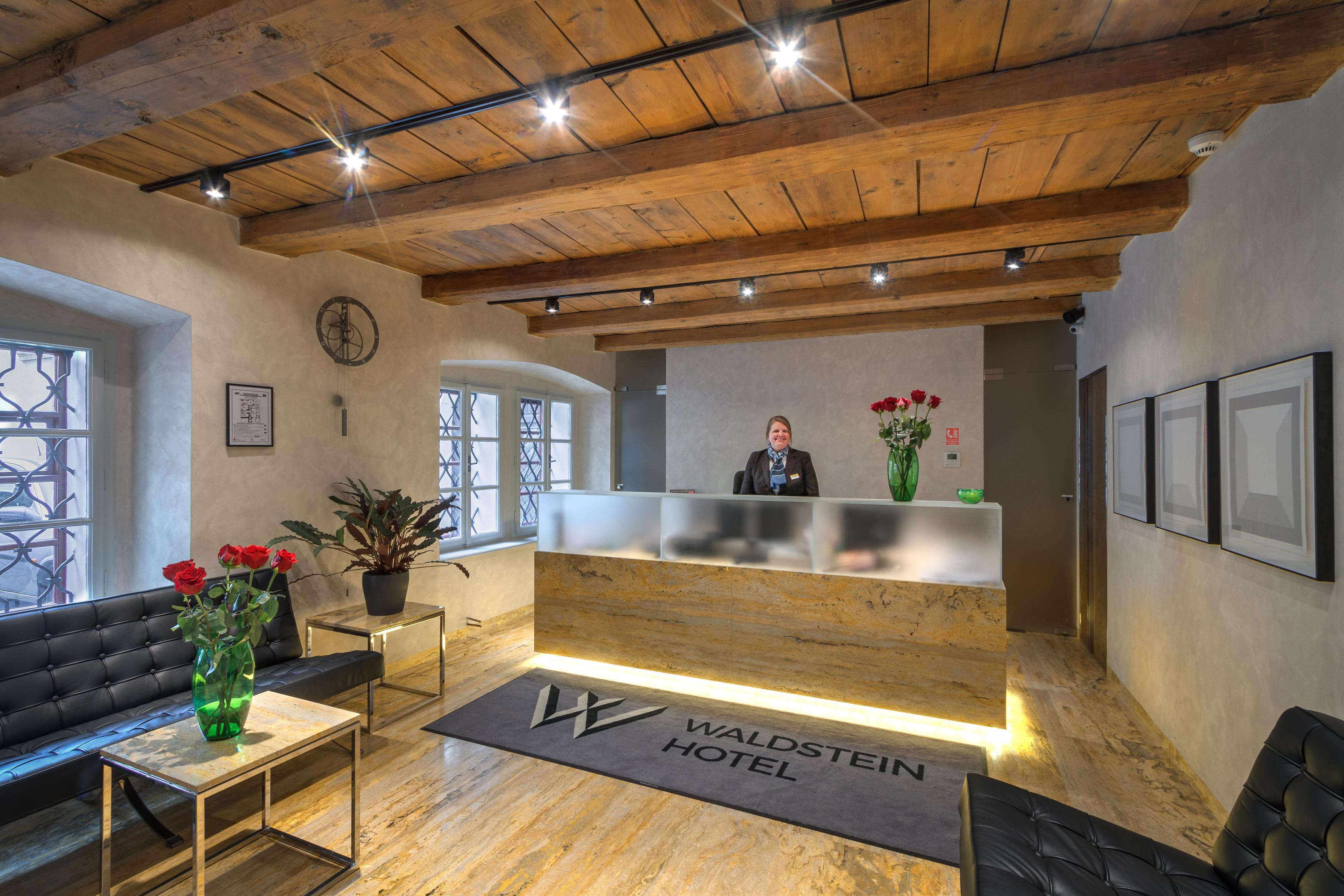 Vista Lobby Waldstein Hotel