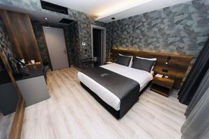 Alojamiento - Emens Hotel