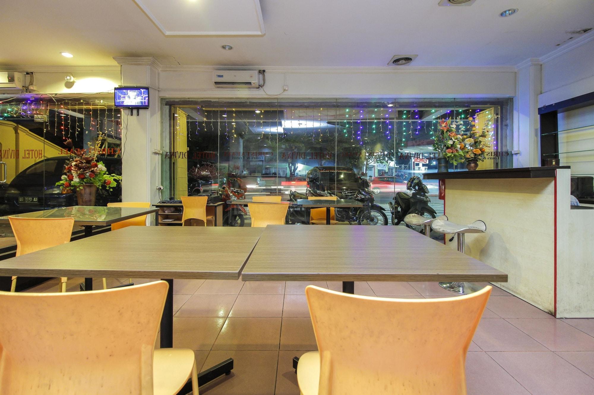 Restaurant RedDoorz near Bethesda Manado