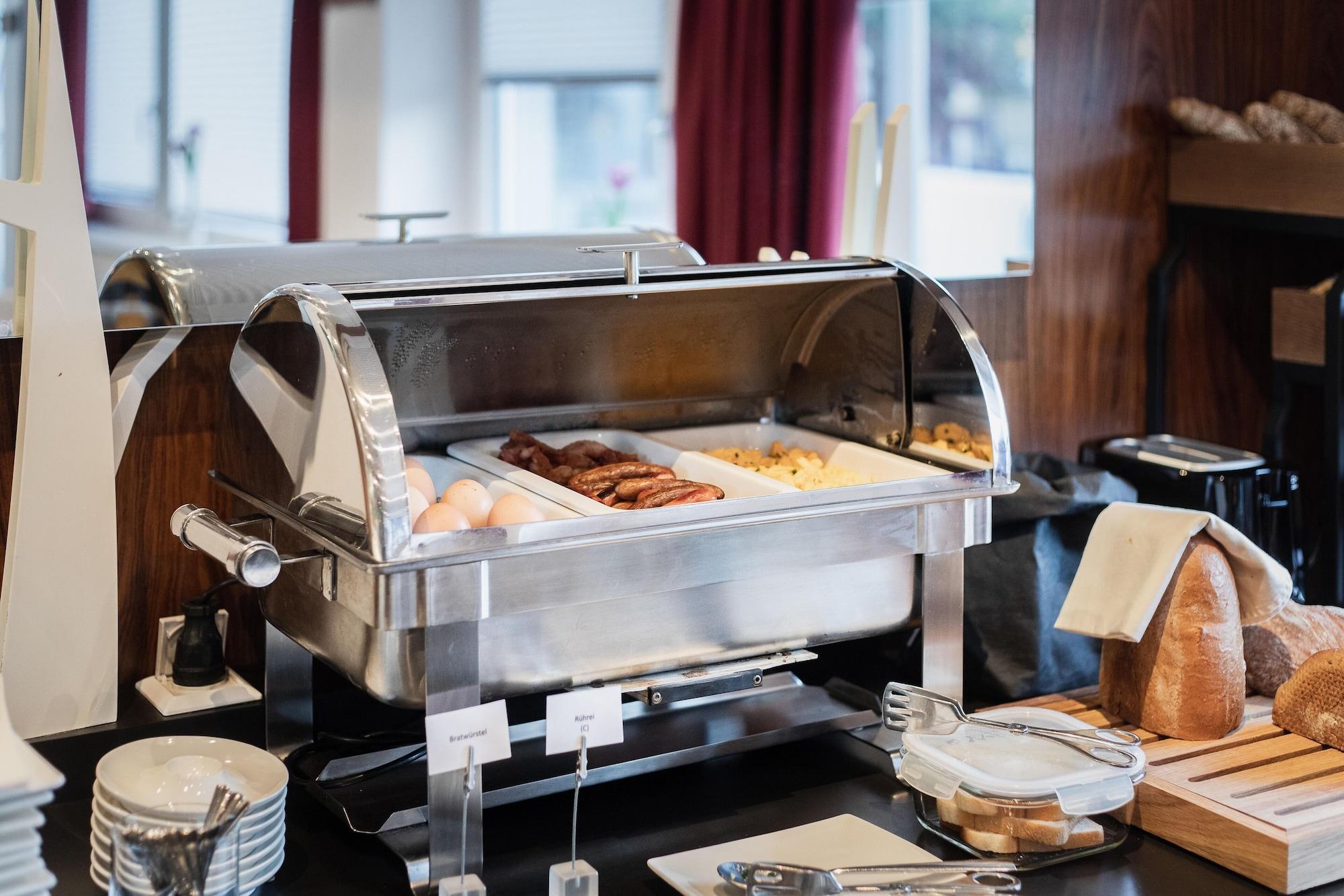 Restaurant H+ Hotel Ried