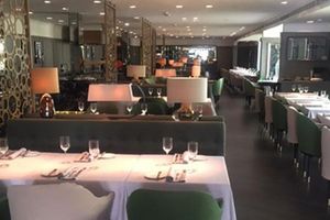 Actividad - Cena en el restaurante Al Multaqa en Jeddah