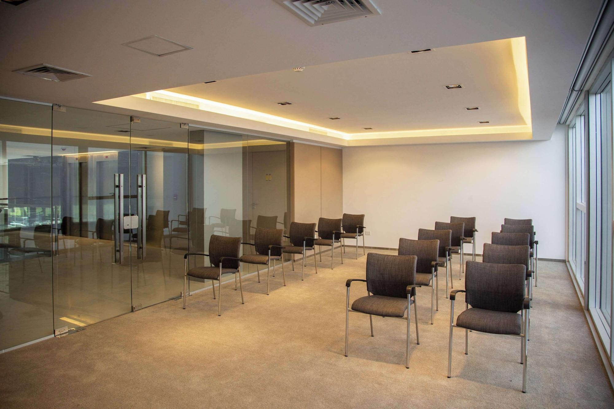 Sala de Reuniones Dazzler by Wyndham La Plata